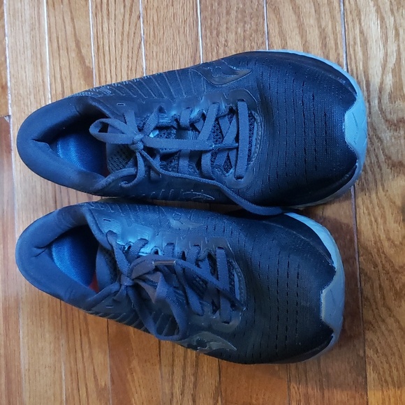 LIKE NEW WOMENS SAUCONY SNEAKERS SIZE 7 WIDE BLACK SNEAKERS - Picture 4 of 8